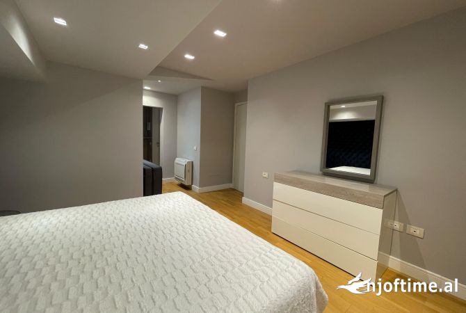 Shtepi me qera Apartament ne Tirane, 2+1, Mobilimi E mobiluar, Pagesa 1,300  Euro.