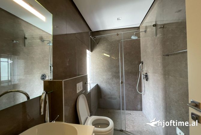 Shtepi me qera Apartament ne Tirane, 2+1, Mobilimi E mobiluar, Pagesa 1,300  Euro.