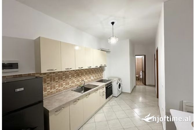 Shtepi me qera 2+1 ne Tirane - 380 Euro