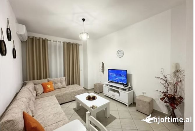 Shtepi me qera 2+1 ne Tirane - 380 Euro