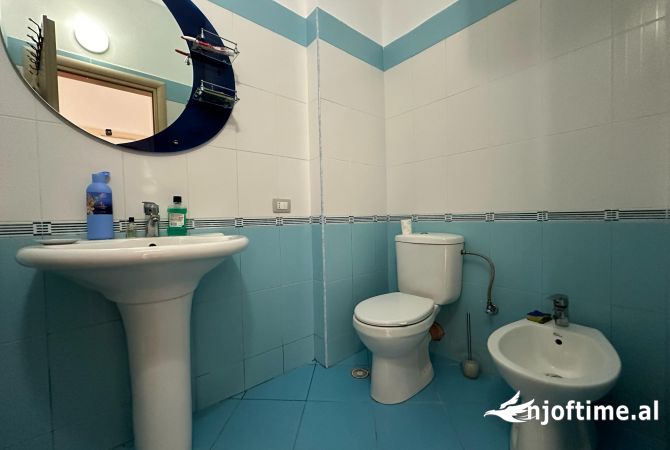 Shtepi ne shitje Apartament ne Vlore, 1+1, Mobilimi E mobiluar, Pagesa 178,000  Euro.