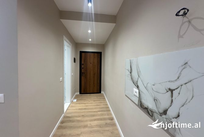 Shtepi ne shitje Apartament ne Tirane, 2+1, Mobilimi Bosh, pa mobiluar, Pagesa 195,000  Euro.