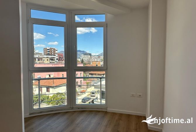 Shtepi ne shitje Apartament ne Tirane, 2+1, Mobilimi Bosh, pa mobiluar, Pagesa 195,000  Euro.