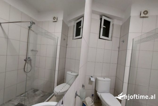 Shtepi me qera Apartament ne Tirane, 2+1, Mobilimi E mobiluar, Pagesa 700  Euro.
