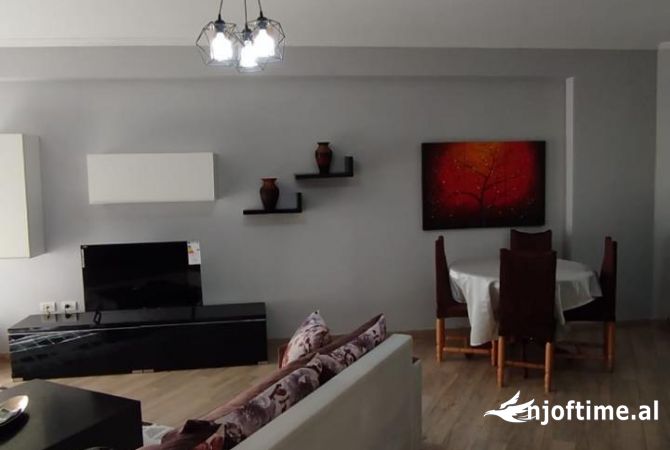 Shtepi me qera 2+1 ne Tirane - 500 Euro