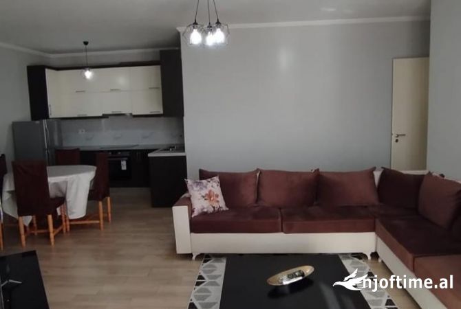 Shtepi me qera 2+1 ne Tirane - 500 Euro