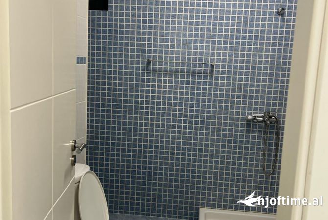 Shtepi me qera Apartament ne Tirane, 2+1, Mobilimi E mobiluar, Pagesa 500  Euro.