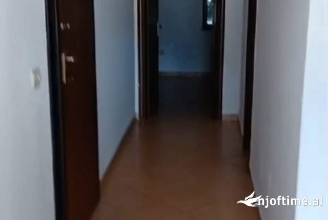 Shtepi me qera Apartament ne Tirane, 1+1, Mobilimi Bosh, pa mobiluar, Pagesa 30,000  Leke.