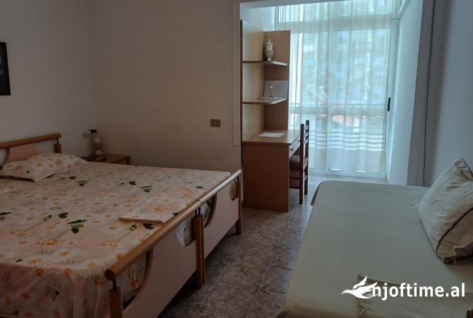 Shtepi me qera 2+1 ne Tirane - 650 Euro