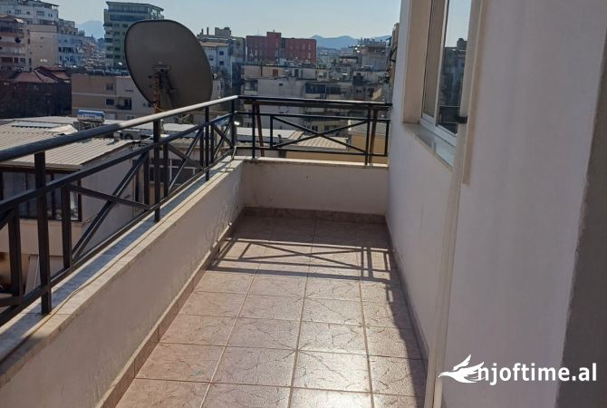 Shtepi me qera 2+1 ne Tirane - 650 Euro