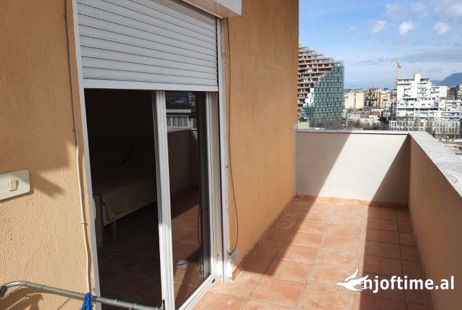 Shtepi me qera 4+1 ne Tirane - 1,300 Euro