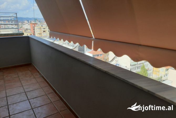 Penthouse (panoramic top floor) for rent in Tirana 4+1, In Part
