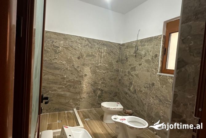 Shtepi me qera 2+1 ne Tirane - 550 Euro
