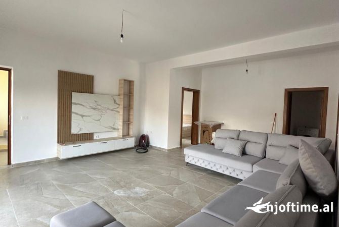 Shtepi me qera 2+1 ne Tirane - 550 Euro
