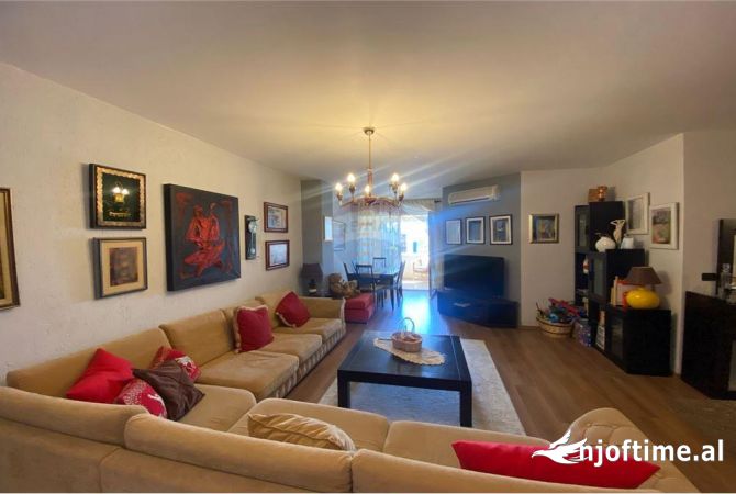 Shtepi ne shitje 2+1 ne Tirane - 250,000 Euro