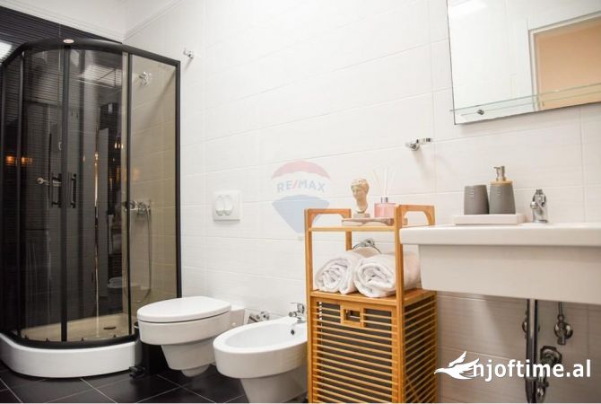 Shtepi me qera Apartament ne Tirane, 1+1, Mobilimi E mobiluar, Pagesa 1,000  Euro.