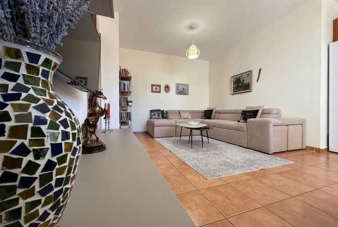 Shtepi me qera Apartament ne Tirane, 1+1, Mobilimi E mobiluar, Pagesa 650  Euro.