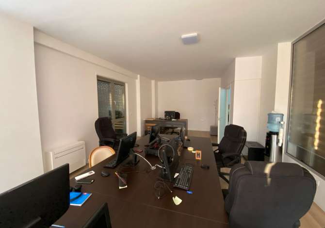 Ambient biznesi me qera 1+1 ne Tirane - 1,600 Euro