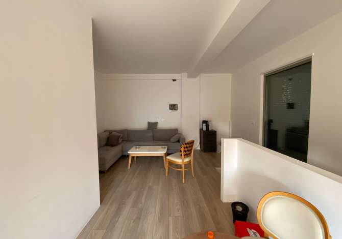 AMBIENT KOMERCIAL PER QIRA