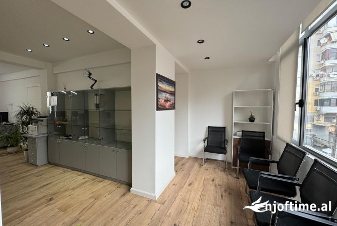Ambient biznesi me qera 3+1 ne Tirane - 1,000 Euro