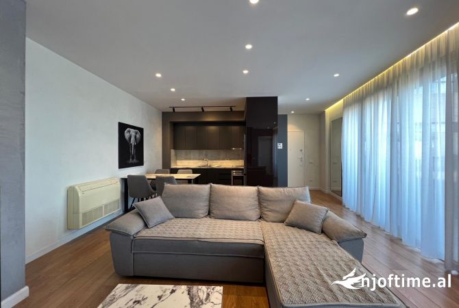 Shtepi me qera 2+1 ne Tirane - 1,800 Euro