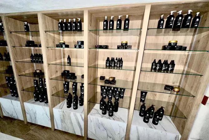 Ambiente Commerciale in Vendita 1+1 a Tirana - 99,000 Euro