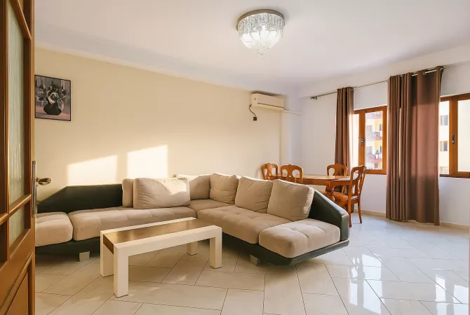 Shtepi me qera 2+1 ne Tirane - 490 Euro