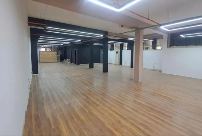 Ambient biznesi me qera 3+1 ne Tirane - 2,500 Euro
