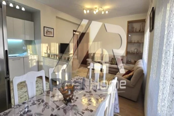 Shtepi me qera 2+1 ne Tirane - 750 Euro