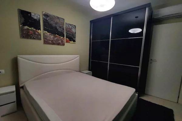 Shtepi me qera 2+1 ne Tirane - 900 Euro