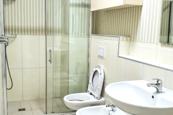 Shtepi me qera Apartament ne Tirane, 2+1, Mobilimi E mobiluar, Pagesa 900  Euro.