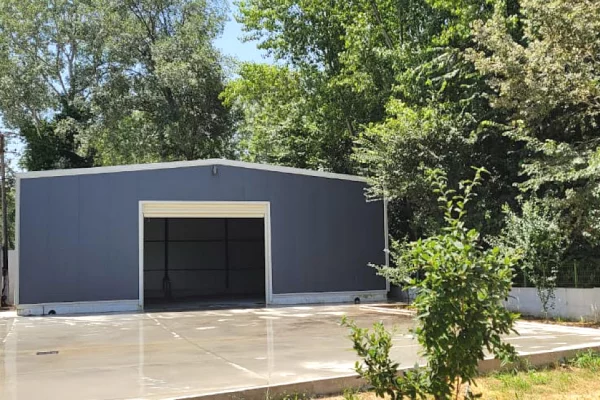 Ambient biznesi me qera 4+1 ne Tirane - 1,700 Euro