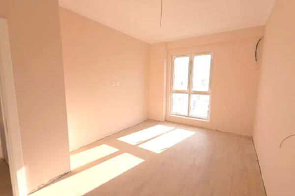 Ambient biznesi me qera 3+1 ne Tirane - 1,100 Euro