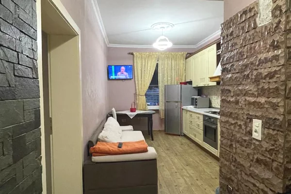 Shtepi me qera 2+1 ne Tirane - 600 Euro