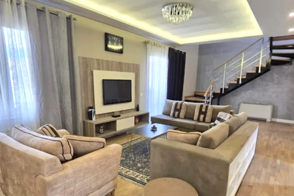 Shtepi me qera 3+1 ne Tirane - 1,000 Euro