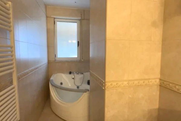 Shtepi me qera Apartament ne Tirane, 2+1, Mobilimi E mobiluar, Pagesa 800  Euro.