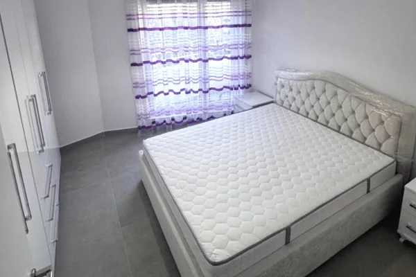 Shtepi me qera 2+1 ne Tirane - 800 Euro