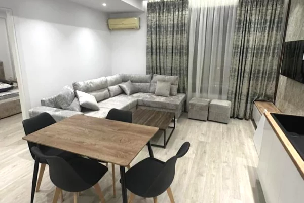 Shtepi me qera 1+1 ne Tirane - 700 Euro
