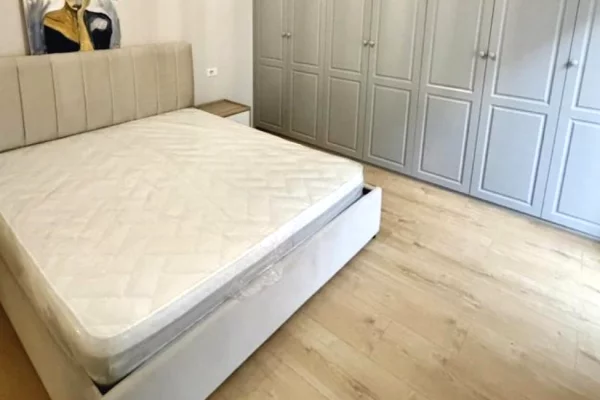 Shtepi me qera 2+1 ne Tirane - 750 Euro