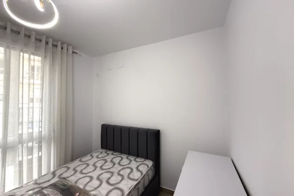 Shtepi me qera Apartament ne Tirane, 2+1, Mobilimi E mobiluar, Pagesa 1,000  Euro.