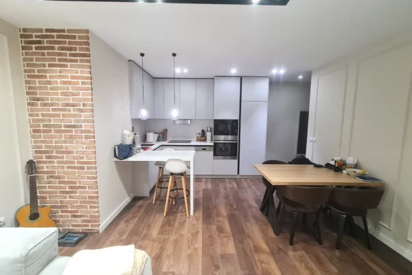 Shtepi me qera Apartament ne Tirane, 1+1, Mobilimi E mobiluar, Pagesa 450  Euro.