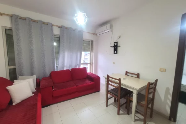 Shtepi me qera Apartament ne Tirane, 1+1, Mobilimi E mobiluar, Pagesa 450  Euro.