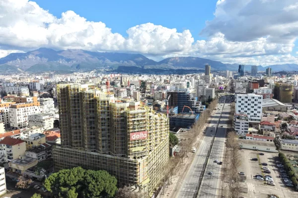 Shtepi ne shitje Apartament ne Tirane, 2+1, Mobilimi Bosh, pa mobiluar, Pagesa 160,000  Euro.