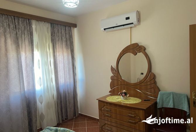 Shtepi me qera Apartament ne Durres, 2+1, Mobilimi E mobiluar, Pagesa 450  Euro.
