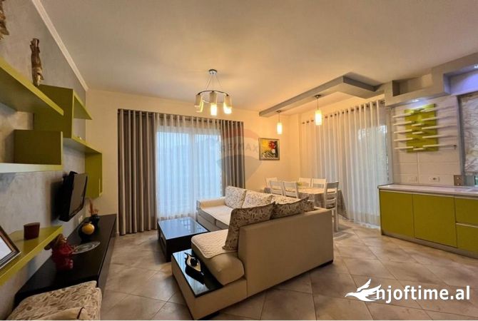 Shtepi me qera 2+1 ne Tirane - 800 Euro