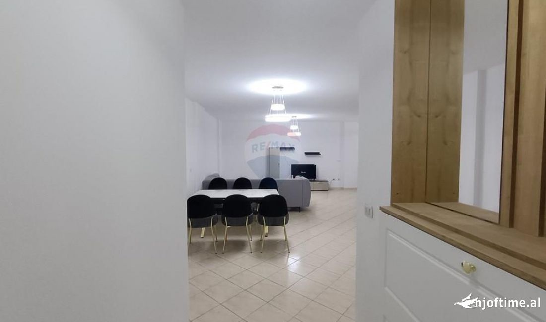 Shtepi me qera Apartament ne Tirane, 2+1, Mobilimi E mobiluar, Pagesa 800  Euro.