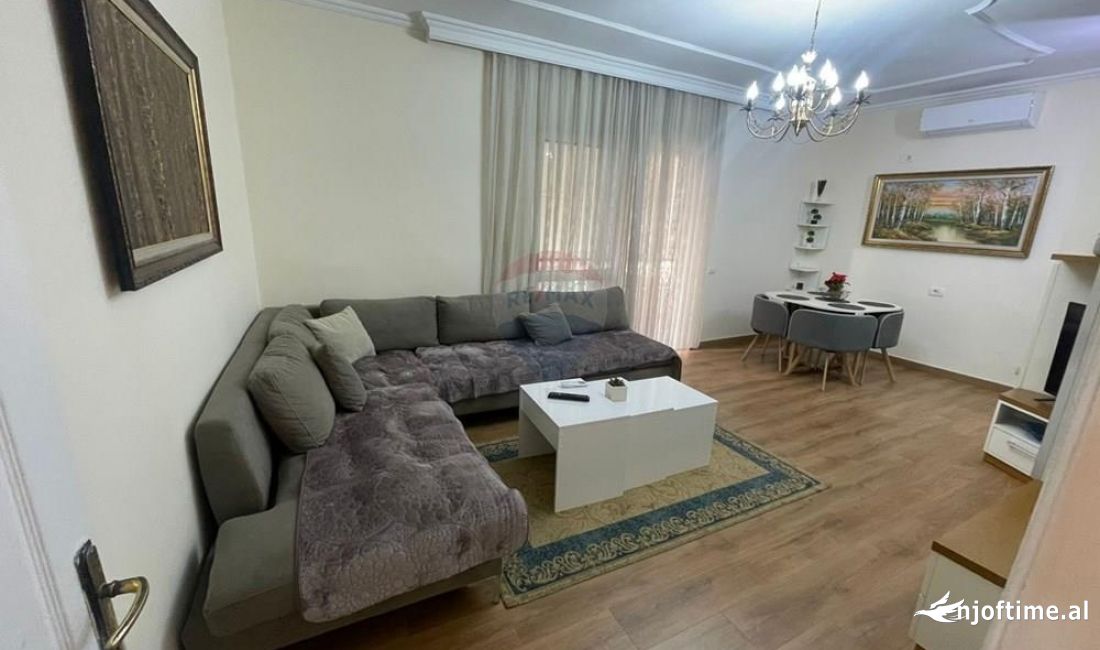 Shtepi me qera Apartament ne Tirane, 2+1, Mobilimi E mobiluar, Pagesa 600  Euro.