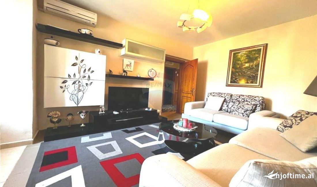 Shtepi me qera Apartament ne Tirane, 2+1, Mobilimi E mobiluar, Pagesa 500  Euro.