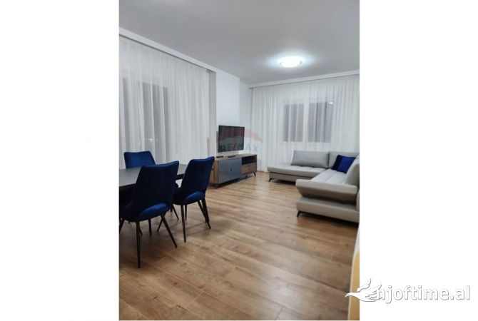Shtepi me qera 2+1 ne Tirane - 800 Euro
