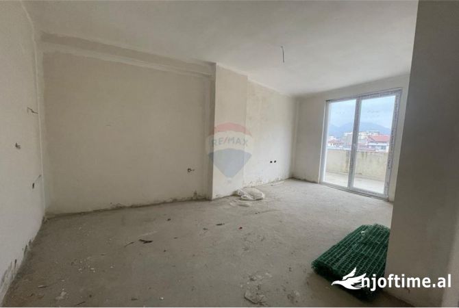 Shtepi ne shitje 1+1 ne Tirane - 180,000 Euro